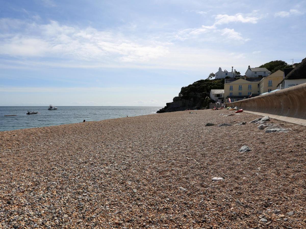 1 At The Beach Beesands Buitenkant foto